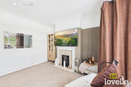 3 bedroom Semi-detached house for sale in Anlaby Park Road South, Hull, HU4