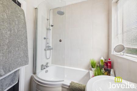 3 bedroom Semi-detached house for sale in Anlaby Park Road South, Hull, HU4