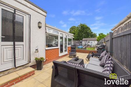 3 bedroom Semi-detached house for sale in Anlaby Park Road South, Hull, HU4
