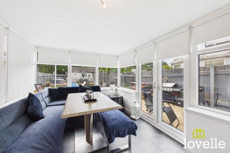 3 bedroom Semi-detached house for sale in Anlaby Park Road South, Hull, HU4