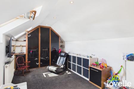3 bedroom Semi-detached house for sale in Anlaby Park Road South, Hull, HU4