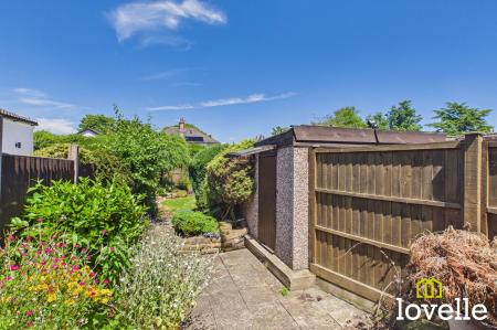 3 bedroom Semi-detached house for sale in Westfield Rise, Hessle, HU13