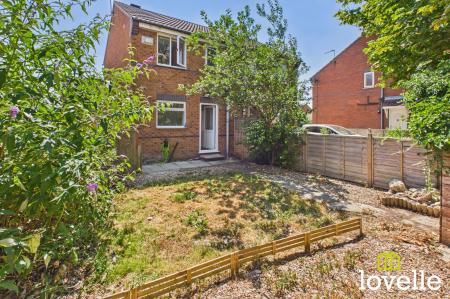 2 bedroom Semi-detached house for sale in Cawthorne Drive, Hull, HU4