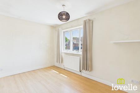 2 bedroom Semi-detached house for sale in Cawthorne Drive, Hull, HU4