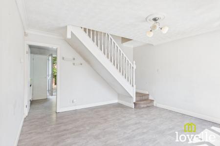 2 bedroom Semi-detached house for sale in Cawthorne Drive, Hull, HU4