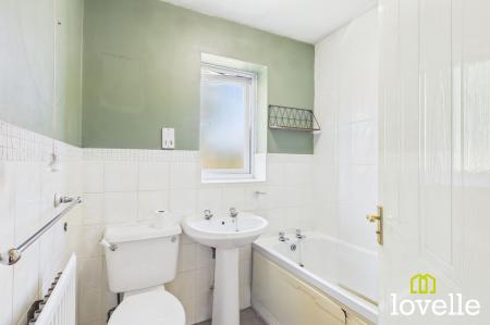 2 bedroom Semi-detached house for sale in Cawthorne Drive, Hull, HU4