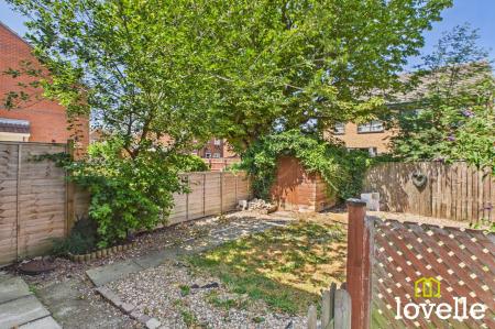 2 bedroom Semi-detached house for sale in Cawthorne Drive, Hull, HU4
