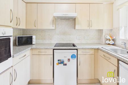 2 bedroom Flat for sale in Newgate Street, Shardeloes Court Newgate Street, HU16