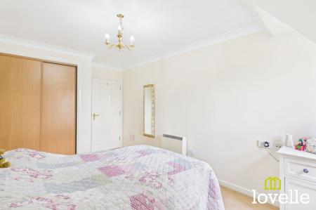 2 bedroom Flat for sale in Newgate Street, Shardeloes Court Newgate Street, HU16