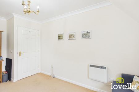 2 bedroom Flat for sale in Newgate Street, Shardeloes Court Newgate Street, HU16