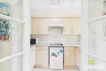2 bedroom Flat for sale in Newgate Street, Shardeloes Court Newgate Street, HU16