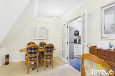 2 bedroom Flat for sale in Newgate Street, Shardeloes Court Newgate Street, HU16