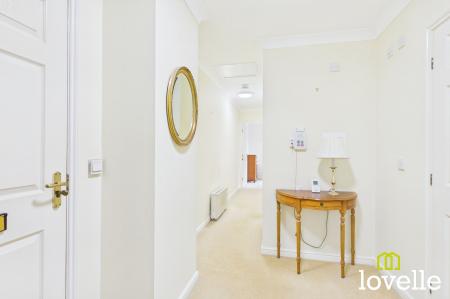 2 bedroom Flat for sale in Newgate Street, Shardeloes Court Newgate Street, HU16