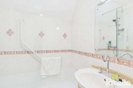 2 bedroom Flat for sale in Newgate Street, Shardeloes Court Newgate Street, HU16
