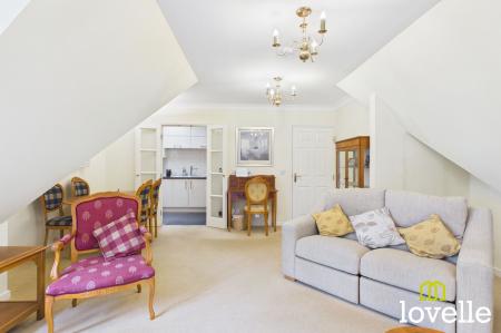 2 bedroom Flat for sale in Newgate Street, Shardeloes Court Newgate Street, HU16