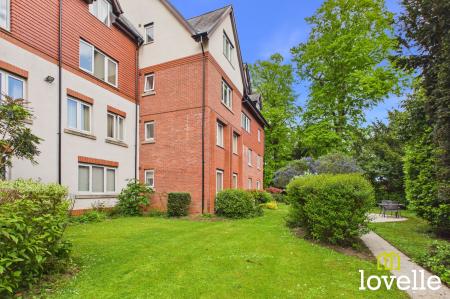 2 bedroom Flat for sale in Newgate Street, Shardeloes Court Newgate Street, HU16
