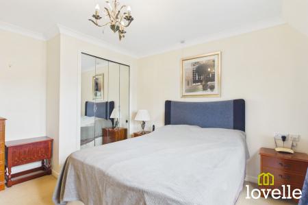2 bedroom Flat for sale in Newgate Street, Shardeloes Court Newgate Street, HU16