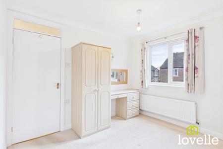 2 bedroom Flat for sale in Crescent Street, Cottingham, HU16