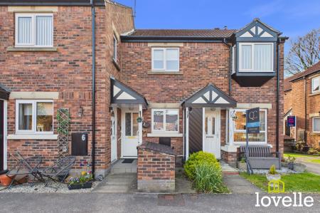 2 bedroom Flat for sale in Crescent Street, Cottingham, HU16
