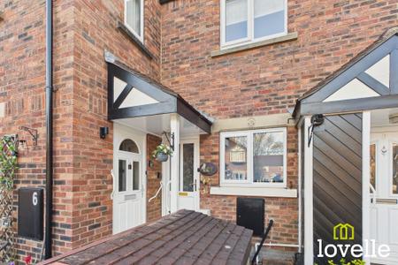 2 bedroom Flat for sale in Crescent Street, Cottingham, HU16