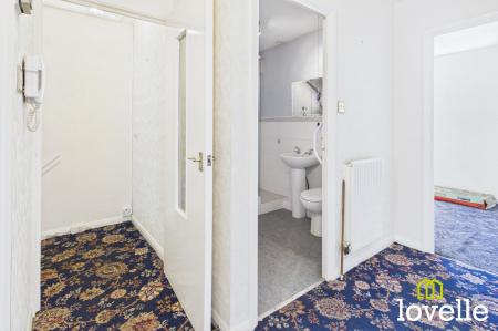 2 bedroom Flat for sale in Elm Tree Court, Cottingham, HU16