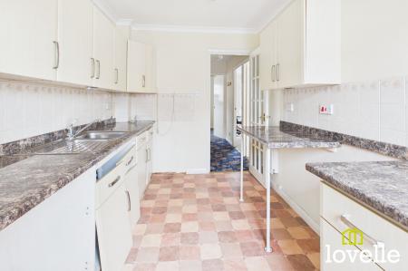 2 bedroom Flat for sale in Elm Tree Court, Cottingham, HU16