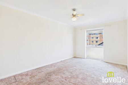 2 bedroom Flat for sale in Elm Tree Court, Cottingham, HU16