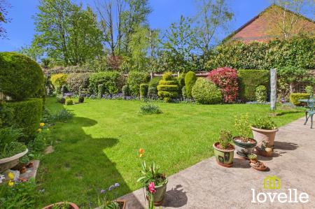 4 bedroom Detached house for sale in Park Lane, Cottingham, HU16