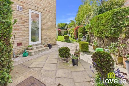4 bedroom Detached house for sale in Park Lane, Cottingham, HU16