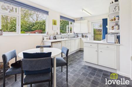 4 bedroom Detached house for sale in Park Lane, Cottingham, HU16