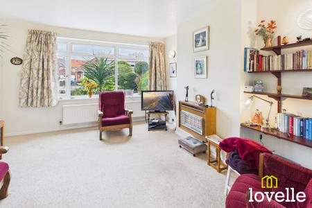 4 bedroom Detached house for sale in Park Lane, Cottingham, HU16