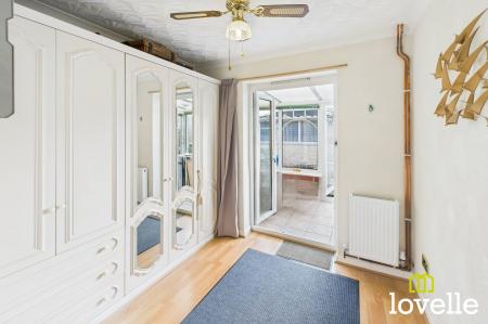 2 bedroom Semi-detached bungalow for sale in Stonesdale, Hull, HU7