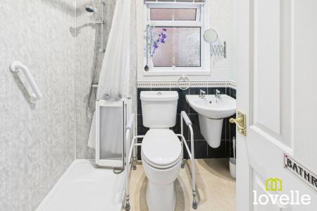 2 bedroom Semi-detached bungalow for sale in Stonesdale, Hull, HU7