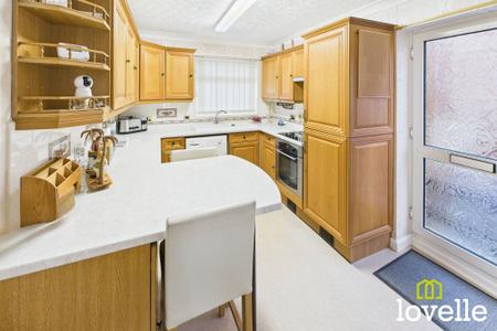 2 bedroom Semi-detached bungalow for sale in Stonesdale, Hull, HU7