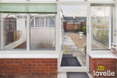 2 bedroom Semi-detached bungalow for sale in Stonesdale, Hull, HU7