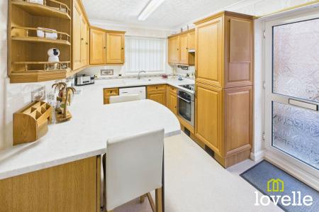 2 bedroom Semi-detached bungalow for sale in Stonesdale, Hull, HU7