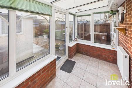 2 bedroom Semi-detached bungalow for sale in Stonesdale, Hull, HU7