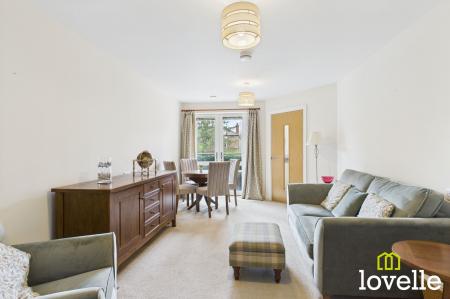 1 bedroom Flat for sale in Field Close, Cottingham, HU16