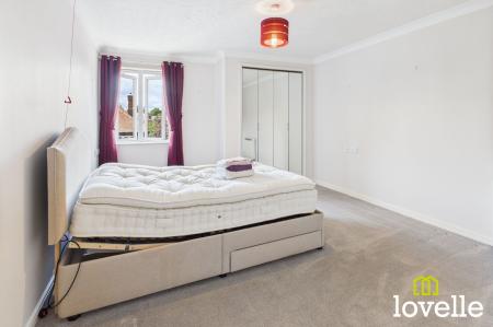 2 bedroom Flat for sale in Newgate Street, Shardeloes Court Newgate Street, HU16