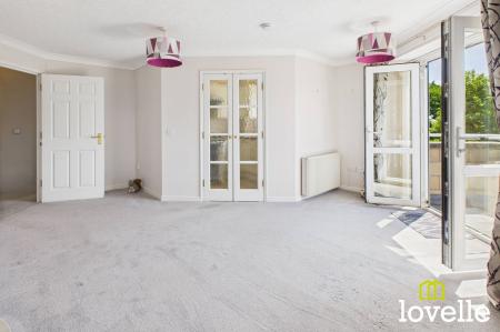 2 bedroom Flat for sale in Newgate Street, Shardeloes Court Newgate Street, HU16