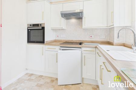 2 bedroom Flat for sale in Newgate Street, Shardeloes Court Newgate Street, HU16