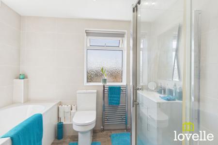 3 bedroom Semi-detached house for sale in Calderdale, Hull, HU7