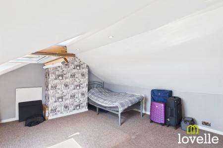 3 bedroom Semi-detached house for sale in Calderdale, Hull, HU7
