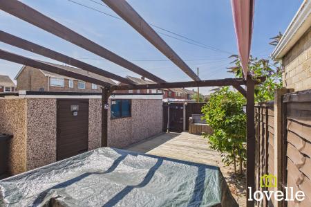 3 bedroom Semi-detached house for sale in Calderdale, Hull, HU7