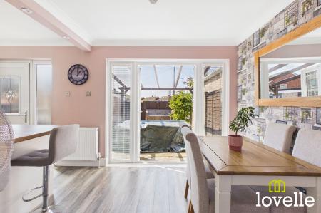 3 bedroom Semi-detached house for sale in Calderdale, Hull, HU7