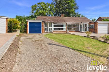 2 bedroom Semi-detached bungalow for sale in Brooklands Park, Cottingham, HU16