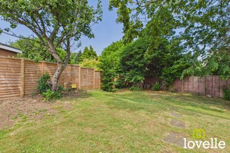 2 bedroom Semi-detached bungalow for sale in Brooklands Park, Cottingham, HU16