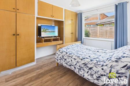 2 bedroom Semi-detached bungalow for sale in Brooklands Park, Cottingham, HU16