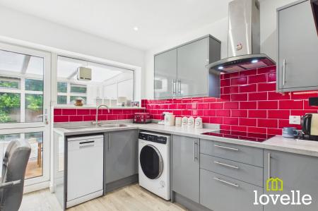 2 bedroom Semi-detached bungalow for sale in Brooklands Park, Cottingham, HU16
