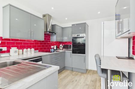 2 bedroom Semi-detached bungalow for sale in Brooklands Park, Cottingham, HU16